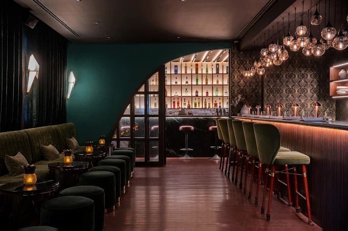 Behind the Curtain — the cocktail bar at Mia